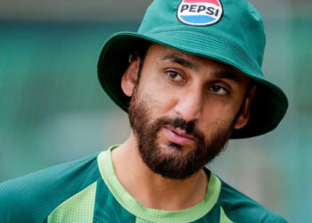 കൈകൊടുക്കുമോ അതോ ഒഴിവാക്കുമോ? ഇന്ത്യ-പാക് പോരാട്ടത്തിൽ സസ്പെൻസ് നിറച്ച് പാക് ക്യാപ്റ്റൻ