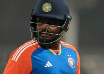 ഇന്ത്യൻ ടീമിൽ വിള്ളലുകളുണ്ടോ? ആ കുഴപ്പവും സഞ്ജുവിന്റെ ഫോമും പാരയാകാൻ സാധ്യത; നിരീക്ഷണവുമായി മുൻ താരം 