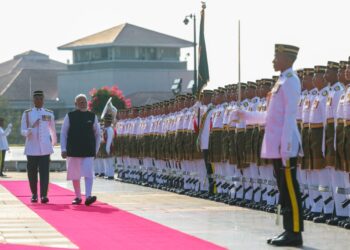 പ്രധാനമന്ത്രി മോദിക്ക് ഗാർഡ് ഓഫ് ഓണർ നൽകി ആചാരപരമായി സ്വീകരിച്ച് മലേഷ്യ ; ഇന്ന് പ്രത്യേക മന്ത്രി തല ചർച്ച