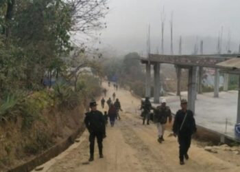 മണിപ്പൂരിൽ അക്രമം അഴിച്ചുവിട്ട് കുക്കി വിഭാഗം ; 21 വീടുകൾ കത്തിച്ചു