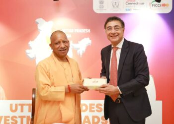 യോഗി ആദിത്യനാഥ് സിംഗപ്പൂരിൽ ; ഊഷ്മള സ്വീകരണമൊരുക്കി രാജ്യം ; ഉത്തർപ്രദേശിൽ നിക്ഷേപത്തിന് താല്പര്യമറിയിച്ച് ടെമാസെക്