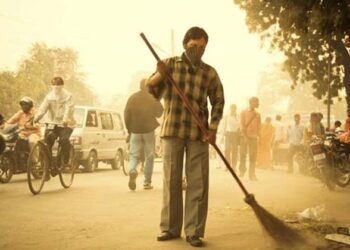 എഞ്ചിനീയർക്ക് 7 ലക്ഷം, സ്വീപ്പർക്ക് 2 ലക്ഷം! ഞെട്ടിപ്പിക്കുന്ന ശമ്പളക്കണക്കുമായി തെലങ്കാന; പ്രതിമാസം ചെലവാക്കുന്നത് 6,000 കോടി