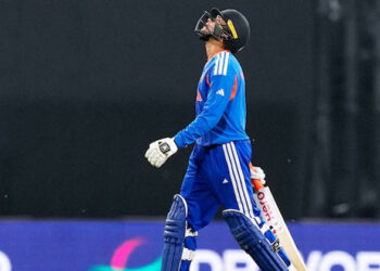 SUPER 8: ആ താരത്തെ ഇന്ത്യ സൂക്ഷിക്കുക, അഭിഷേക് ആദ്യ ഓവറിൽ അങ്ങനെ ചെയ്യണം; ആകാശ് ചോപ്രയുടെ സ്പെഷ്യൽ ടിപ്‌സ്