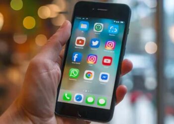 റീൽസ് കണ്ട് കണ്ട് തലച്ചോറ് ദ്രവിക്കുമോ? 9 മാസം കൊണ്ട് മാറിയ ജീവിതം; സോഷ്യൽ മീഡിയ അഡിക്ഷനും അൽഷിമേഴ്സും തമ്മിലുള്ള ബന്ധമെന്ത്? ഡോക്ടർമാർ പറയുന്നു!”