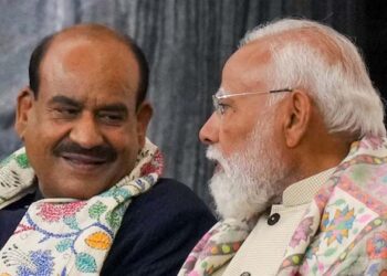 മോദിയെ നേരിടാൻ പ്രതിപക്ഷത്തിന്റെ ‘വ്യൂഹം’, സഭയിൽ അഴിഞ്ഞാട്ടം! സുരക്ഷാ ഭീഷണി കണക്കിലെടുത്ത് പ്രധാനമന്ത്രിയോട് വരാതിരിക്കാൻ സ്പീക്കർ നിർദ്ദേശിച്ചു!