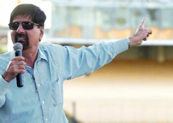 ആ താരത്തെ മുറിക്കുള്ളിൽ പൂട്ടിയിടൂ; സൂര്യകുമാറിന്റെ ക്യാപ്റ്റൻസിക്കെതിരെ ശ്രീകാന്തിന്റെ ട്രോൾ, പറഞ്ഞത് ഇങ്ങനെ