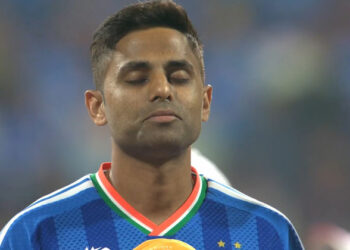 തീപ്പെട്ടിയല്ല, ഇതാണ് തീ; ഇന്ത്യ വീഴുമ്പോൾ താങ്ങായി ക്യാപ്റ്റൻ സൂര്യകുമാർ; വാംഖഡെ കണ്ടത് ടി 20 ചരിത്രത്തിലെ ഏറ്റവും വലിയ രക്ഷാപ്രവർത്തനം