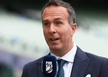 കിരീടത്തിളക്കത്തിനിടയിലും ഇന്ത്യക്ക് വോണിന്റെ കുത്ത്, ഹർഷ ഭോഗ്ലെയുടെ പ്രശംസയ്ക്ക് കൊടുത്ത മറുപടി ഇങ്ങനെ