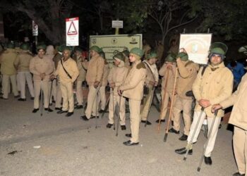 ഹോളി ആഘോഷത്തിനിടെ അബദ്ധത്തിൽ മുസ്ലിം സ്ത്രീയുടെ ദേഹത്ത് നിറം പറ്റി ; യുവാവിനെ അടിച്ചുകൊന്ന് സ്ത്രീയുടെ കുടുംബം