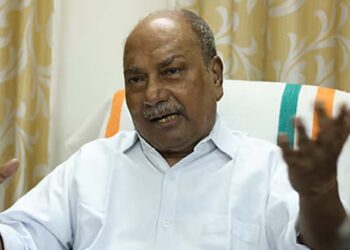 പണ്ടത്തെ വച്ച് നോക്കിയാൽ ഇതൊക്കെ എന്ത് പൊട്ടിത്തറി? യുഡിഎഫ് വരുന്നത് 99 സീറ്റുമായി”; കോൺഗ്രസിനെ തളർത്താനാവില്ലെന്ന് എ.കെ ആന്റണി