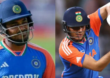 സഞ്ജുവിനെ ഗിൽ വെട്ടിമാറ്റിയോ? ലോകകപ്പ് ചിത്രത്തെച്ചൊല്ലി സോഷ്യൽ മീഡിയയിൽ ആരാധകർ തമ്മിൽ പോര്, ആരോപണങ്ങളിലെ സത്യമെന്ത്?