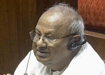 അതൊരു പീഡനവിവാഹമായിരുന്നു, ഒടുവിൽ ഞാൻ വിവാഹമോചനം നേടി”; ഖാർഗെയുടെ ‘കല്യാണ’ ട്രോളിന് ദേവഗൗഡയുടെ മാസ് മറുപടി! 