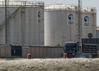 ‘ഒരു ലിറ്റർ എണ്ണ പോലും പുറത്തുകൊണ്ടുപോകാൻ അനുവദിക്കില്ല’ ; ഗൾഫ് രാഷ്ട്രങ്ങൾക്കെതിരെ ആക്രമണം തുടരുമെന്ന സൂചനയുമായി ഇറാൻ