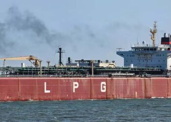 യുദ്ധഭീതിക്കിടെ ഹോർമുസ് കടലിടുക്ക് കടക്കാൻ ഇന്ത്യൻ കപ്പലുകൾ; നിർണ്ണായക നീക്കവുമായി പൈൻ ഗ്യാസും ജഗ് വസന്തും!