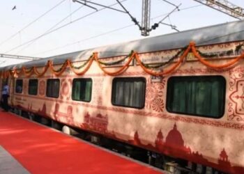 അയോധ്യ മുതൽ രാമേശ്വരം വരെ;റെയിൽവേയുടെ ‘ശ്രീരാമായണ യാത്ര’ തുടങ്ങുന്നു; 17 പകൽ, 7500 കിലോമീറ്റർ;നേപ്പാൾ സന്ദർശനവും; ടിക്കറ്റ് നിരക്കും റൂട്ടും അറിയാം