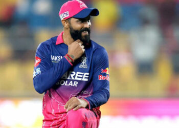 അതുകൊണ്ട് ധോണിയോട് സംസാരിച്ചില്ല, അദ്ദേഹത്തിന്റെ ആ ശീലം ഒരു പ്രശ്നമാണ്: രവീന്ദ്ര ജഡേജ