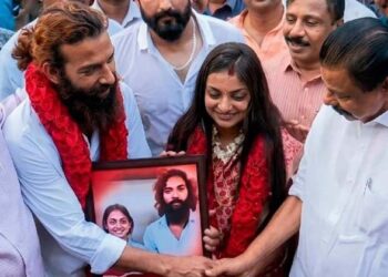 മൊണാലിസ ഹിന്ദു:മരുമകളായി അംഗീകരിക്കില്ല:ഫർമാന്‍റെ പിതാവ്