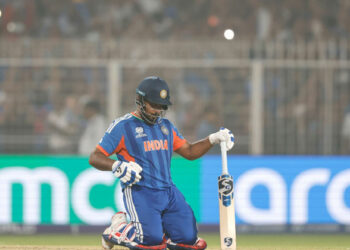 അവൻ ദൈവത്തിൻെറ നാട്ടിലെ പയ്യൻ, സഞ്ജു നന്നായി കളിക്കുമ്പോൾ ജീവിതം മനോഹരമായി തോന്നും; സാംസണിന്റെ ഇന്നിംഗ്‌സിൽ മതിമറന്ന് ആകാശ് ചോപ്ര