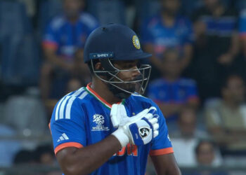 റെക്കോഡുകൾക്ക് വേണ്ടിയല്ല, ഇന്ത്യക്ക് വേണ്ടി; സെഞ്ച്വറി വേണ്ടെന്ന് വെച്ച് സഞ്ജുവിന്റെ പോരാട്ടം; ഇംഗ്ലണ്ടിനെ തകർത്തെറിഞ്ഞ ആ ‘നിസ്വാർത്ഥ’ ഇന്നിംഗ്സ്