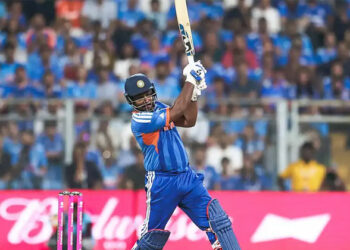 ആ താരത്തെ കണ്ടാൽ ആരാധകർ ഞങ്ങളെ മറക്കും, അവനോട് അല്പം അസൂയയുണ്ട്; വെളിപ്പെടുത്തലുമായി സഞ്ജു സാംസൺ