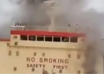 ഒരു ഇന്ത്യക്കാരൻ കൊല്ലപ്പെട്ടു ; ഒമാൻ തീരത്ത് എണ്ണ കപ്പലിന് നേരെ വ്യോമാക്രമണം