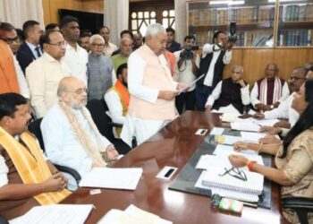 നിതീഷ് കുമാർ രാജ്യസഭയിലേക്ക് നാമനിർദ്ദേശ പത്രിക സമർപ്പിച്ചു ; അമിത് ഷായും നിതിൻ നബിനും ഒപ്പം