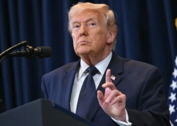 എന്ത് വില കൊടുത്തും ഹോർമുസ് കടലിടുക്ക് തുറക്കും ; ചൈനയോടും ബ്രിട്ടനോടും ഉൾപ്പടെ യുദ്ധക്കപ്പലുകൾ അയക്കാൻ ആവശ്യപ്പെട്ട് ട്രംപ്