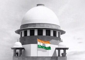 കുഞ്ഞിനെ നോക്കുന്നത് അമ്മയുടെ മാത്രം ഉത്തരവാദിത്തമല്ല ; പിതൃത്വ അവധിയിൽ നിയമനിർമ്മാണം നടത്താൻ കേന്ദ്രസർക്കാരിനോട് ആവശ്യപ്പെട്ട് സുപ്രീം കോടതി