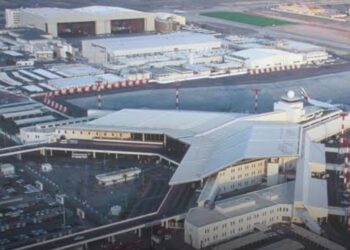 കുവൈറ്റ് വിമാനത്താവളത്തിൽ ഡ്രോൺ ആക്രമണം നടത്തി ഇറാൻ ; ഇന്ധന ടാങ്ക് തകർന്നു, വൻ തീപിടുത്തം