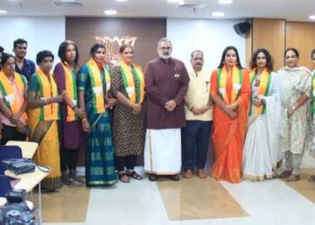കേരളത്തിൽ ബിജെപിയിലേക്ക് ട്രാൻസ്‌ജെൻഡർ പ്രവാഹം; സീമ വിനീത് ഉൾപ്പെടെയുള്ളവർ താമരയേന്തി