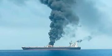 ശ്രീലങ്കൻ തീരത്ത് ഇറാൻ കപ്പലിന് നേരെ അന്തർവാഹിനി ആക്രമണം; 101 പേരെ കാണാനില്ല, പശ്ചിമേഷ്യൻ യുദ്ധം ഇന്ത്യൻ മഹാസമുദ്രത്തിലേക്കും!