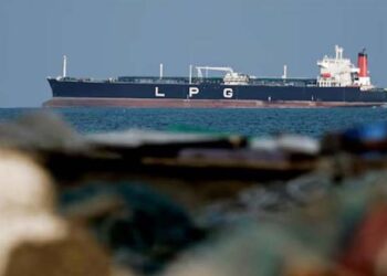 പാകിസ്താനെ നടുക്കടലിൽ തടഞ്ഞ് ഇറാൻ; ഹോർമുസ് കടലിടുക്കിൽ നിന്ന് കപ്പൽ തിരിച്ചയച്ചു; സമാധാന ദൂതൻ ചമഞ്ഞ പാകിസ്താനെ മുഖത്തേറ്റ പ്രഹരം