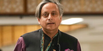 തന്ത്രപരമായ മൗനം ശക്തിയാണ്; മധ്യേഷ്യൻ യുദ്ധത്തിൽ മോദി സർക്കാരിനെ പിന്തുണച്ച് മനീഷ് തിവാരിയും ശശി തരൂരും