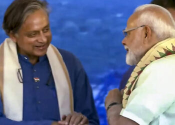 ഇറാനുമായുള്ള മോദിയുടെ ചർച്ച; കൈയടിച്ച് ശശി തരൂർ, പശ്ചിമേഷ്യൻ വിഷയത്തിൽ ഇന്ത്യ കാഴ്ചക്കാരനാകരുത്; കേന്ദ്രത്തിന് പിന്തുണയുമായി കോൺഗ്രസ് നേതാവ്