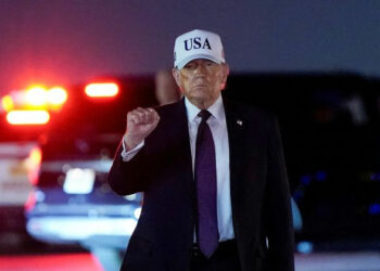 തോക്കുകൾ താഴെ വെക്കാൻ ഇറാൻ? ഒമാന്റെ മധ്യസ്ഥതയിൽ സമാധാന നീക്കം സജീവം, ട്രംപ് ചർച്ചയ്ക്ക് റെഡി!