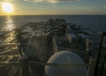 “‘നരകത്തിലേക്ക് സ്വാഗതം’; അമേരിക്കയ്ക്ക് ഇറാന്റെ മുന്നറിയിപ്പ്! യുഎസ്എസ് ട്രിപ്പോളി ഗൾഫിലെത്തി; യുദ്ധം പുതിയ തലത്തിലേക്ക്