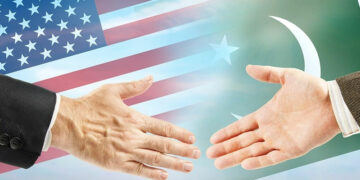 ട്രംപിനെ പ്രീണിപ്പിച്ചു, പക്ഷേ ഇറാനെ കൈവിടാൻ വയ്യ; പാകിസ്ഥാൻ നേരിടുന്നത് ചരിത്രത്തിലെ ഏറ്റവും വലിയ അഗ്നിപരീക്ഷ, കറാച്ചിയിലെ വെടിവെപ്പിൽ 20 മരണം