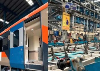 വന്ദേ ഭാരത് പിറക്കുന്നത് ഇങ്ങനെ; ചെന്നൈ ഫാക്ടറിക്കുള്ളിലെ അത്ഭുതക്കാഴ്ചകൾ പുറത്ത്!;ഇന്റർനെറ്റിൽ തരംഗമായി നിർമ്മാണ വീഡിയോ