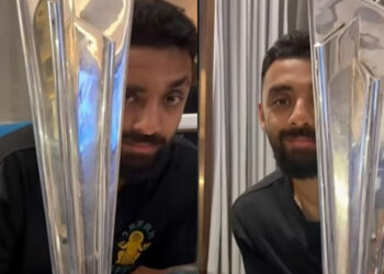 എടാ മോനേ.. ഇത് വരുൺ ചക്രവർത്തിയുടെ ‘ആവേശം’; വിക്കറ്റ് വേട്ടയിൽ ബുംറയ്ക്കൊപ്പം, ആഘോഷത്തിൽ രംഗൻ ചേട്ടനൊപ്പം, സോഷ്യൽ മീഡിയയിൽ സ്പിൻ മാന്ത്രികന്റെ താണ്ഡവം