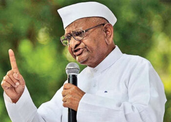 ആം ആദ്മിക്ക് വഴിതെറ്റി, അതുകൊണ്ടാണ് എംപിമാർ പോയത്; കെജ്‌രിവാളിനെയും പാർട്ടിയെയും നിർത്തിപൊരിച്ച് അണ്ണാ ഹസാരെ