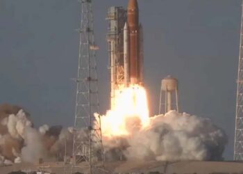 ചരിത്രം തിരുത്തിക്കുറിക്കാൻ നാസ; 50 വർഷത്തിന് ശേഷം മനുഷ്യൻ വീണ്ടും ചന്ദ്രനിലേക്ക് – ആർട്ടെമിസ് 2 വിക്ഷേപണം ഉടൻ