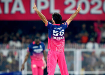 1,089 ദിവസത്തെ റെക്കോർഡ് ഗുവാഹത്തിയിൽ ചാരമായി; വിരാടിനെ ഞെട്ടിച്ച് ബിഷ്‌ണോയ്, താരത്തിന് ഇത് പൊൻതൂവൽ