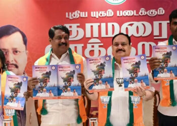 അക്കൗണ്ടിലേക്ക് ഒറ്റത്തവണ 10,000 രൂപ, സ്ത്രീകൾക്ക് മാസം തോറും 2000; വാഗ്ദാനങ്ങളുടെ പൂരപ്പറമ്പായി തമിഴ്നാട്, ഭരണവിരുദ്ധ വികാരം മുതലെടുക്കാൻ എൻഡിഎ