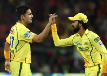 ചരിത്രം ചെന്നൈയ്ക്ക് സ്വന്തം, പക്ഷേ വർത്തമാനം ആർസിബിയുടേത്; തകർന്നടിഞ്ഞ് മഞ്ഞപ്പട; തോൽവിക്ക് പിന്നാലെ ഉയർന്ന കണക്കിൽ ഞെട്ടി ആരാധകർ