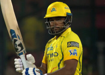 എവിടെ ആ പഴയ സഞ്ജു? ചെന്നൈ ജേഴ്സിയിൽ ചിരിക്കാൻ മറന്ന താരത്തിനെതിരെ ആരാധകർ; കളിക്കാൻ താൽപ്പര്യമില്ലെങ്കിൽ മാറി നിൽക്കൂ എന്ന് വിമർശനം