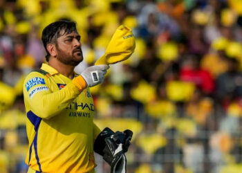 സർഫറാസിനെ ബലി കൊടുക്കണോ?; ധോണിയുടെ തിരിച്ചുവരവ് ചെന്നൈയ്ക്ക് പുതിയ തലവേദനയാകുന്നു, വെളിപ്പെടുത്തി മുൻ താരം