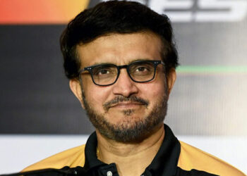 ബുംറയുടെ മറുതലയ്ക്കൽ പന്തെറിയേണ്ടത് അവൻ; സെലക്ടർമാരുടെ കണ്ണ് തുറപ്പിക്കാൻ ‘ദാദ’ രംഗത്ത്; അമ്രോഹ എക്സ്പ്രസ്സ് തിരിച്ചുവരണം എന്ന് ആരാധകരും