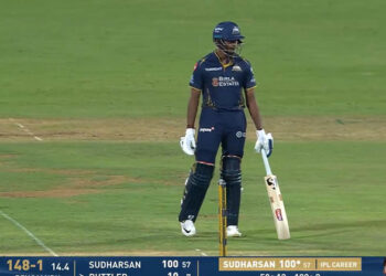 ലോകത്ത് ഇങ്ങനെയൊരു ടീം വേറെ കാണില്ല; റണ്ണടിക്കേണ്ട ഓവറുകളിൽ ‘തപസ്സ്’ ഇരുന്ന ഗുജറാത്തിനെ വലിച്ചുകീറി ആകാശ് ചോപ്ര