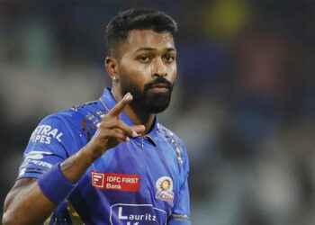 പന്തെടുത്താൽ തല്ല്, ബാറ്റ് എടുത്താൽ ഔട്ട്; ഹാർദിക് പാണ്ഡ്യ മുംബൈയുടെ നായകനോ അതോ ശാപമോ? വീണ്ടും എയറിലായി മുംബൈ നായകൻ