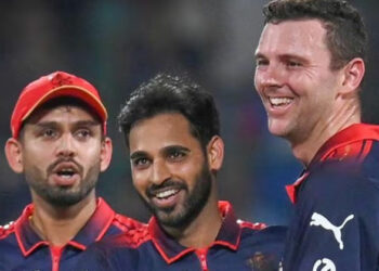 പന്തെറിയുന്നത് എവിടെയാണെന്ന് ബാറ്റർമാർക്കറിയാം, പക്ഷേ തൊടാൻ കഴിയില്ല; ഭുവനേശ്വർ കുമാറിന്റെയും കൂട്ടരുടെയും ബൗളിംഗിനെ വിലയിരുത്തി ഡെയ്ൽ സ്റ്റെയ്ൻ